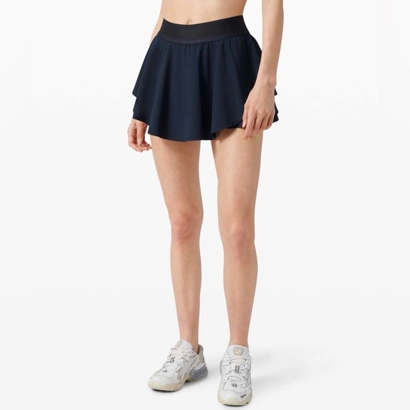 lululemon athletica Pants - RARE Lululemon Court Rival High Rise Skirt Regular True Navy Size 4 EUC